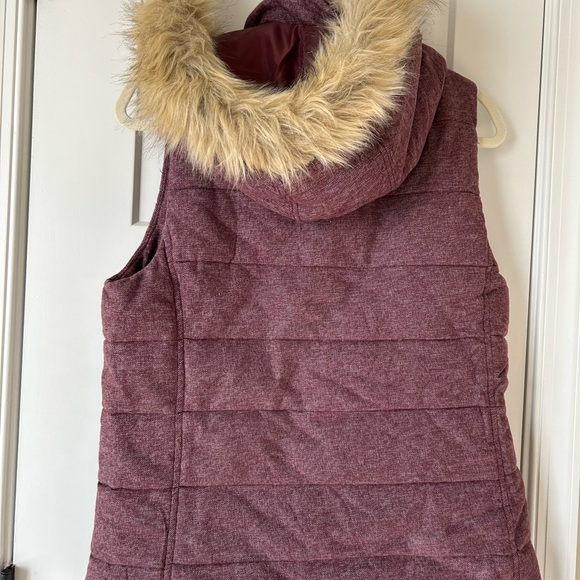 NWT - Women's Banana Republic Plum Puffer Vest - Picture 2 of 6